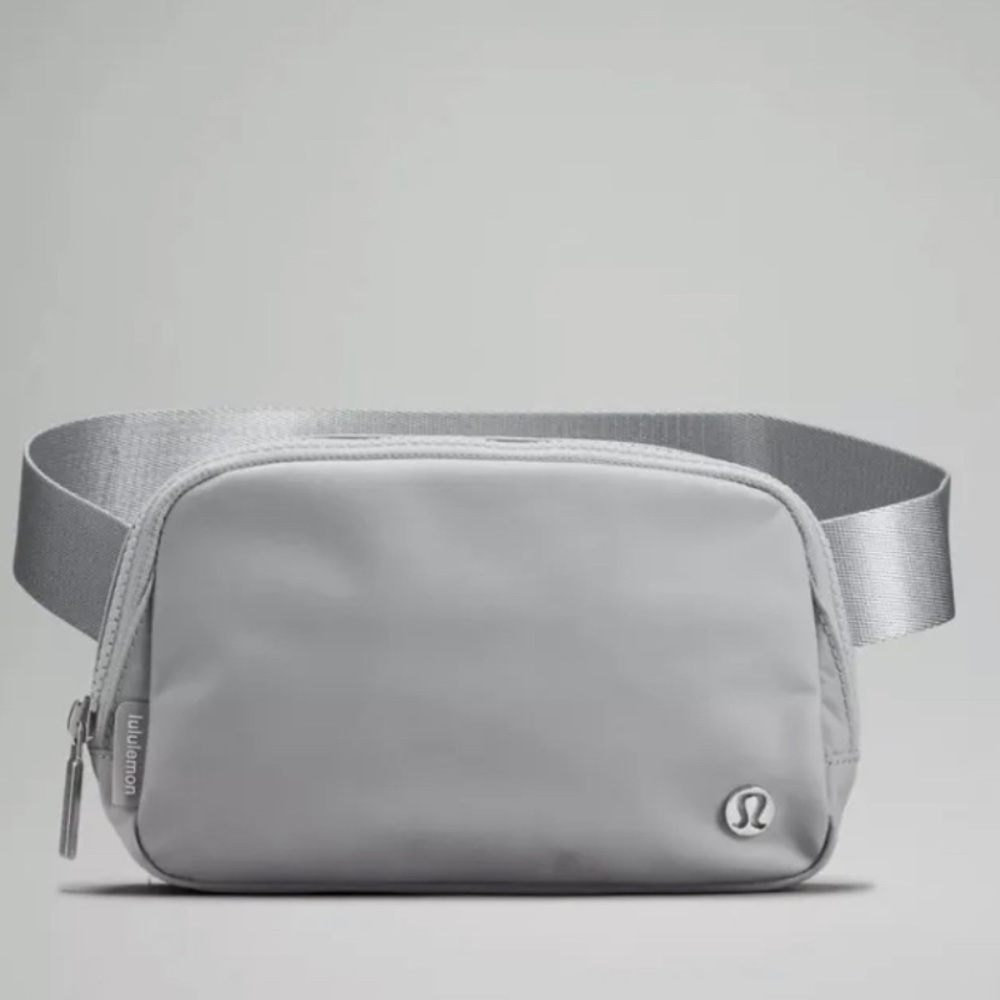 NWT Lululemon Everywhere Belt Bag in Seal Grey